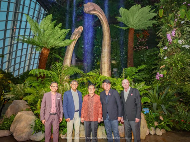 JURASSIC WORLD: THE EXPERIENCE, A NEW IMMERSIVE WALK-THROUGH EVENT OPENS IN CLOUD FOREST AT GARDENS BY THE BAY